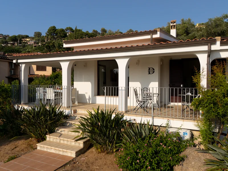 Esterni e piscina, 2