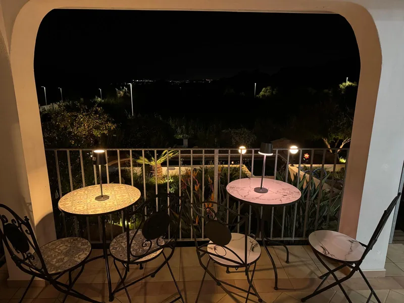 Veranda, 10