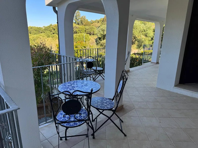 Veranda, 8